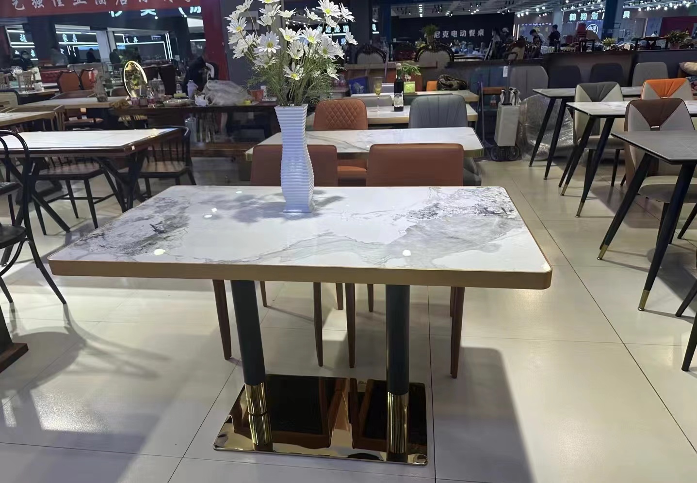 岩板（bǎn）餐桌2407